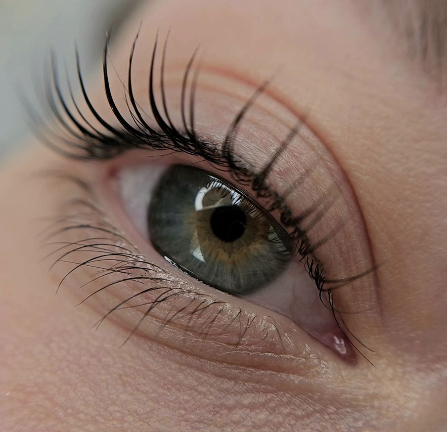 Why Choose an At-Home Lash Lift?