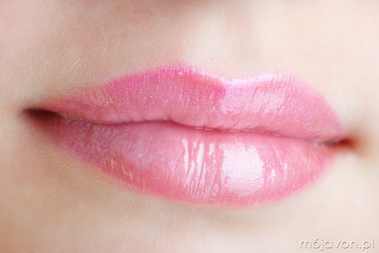 How to choose a lip liner? Shades and rules of application